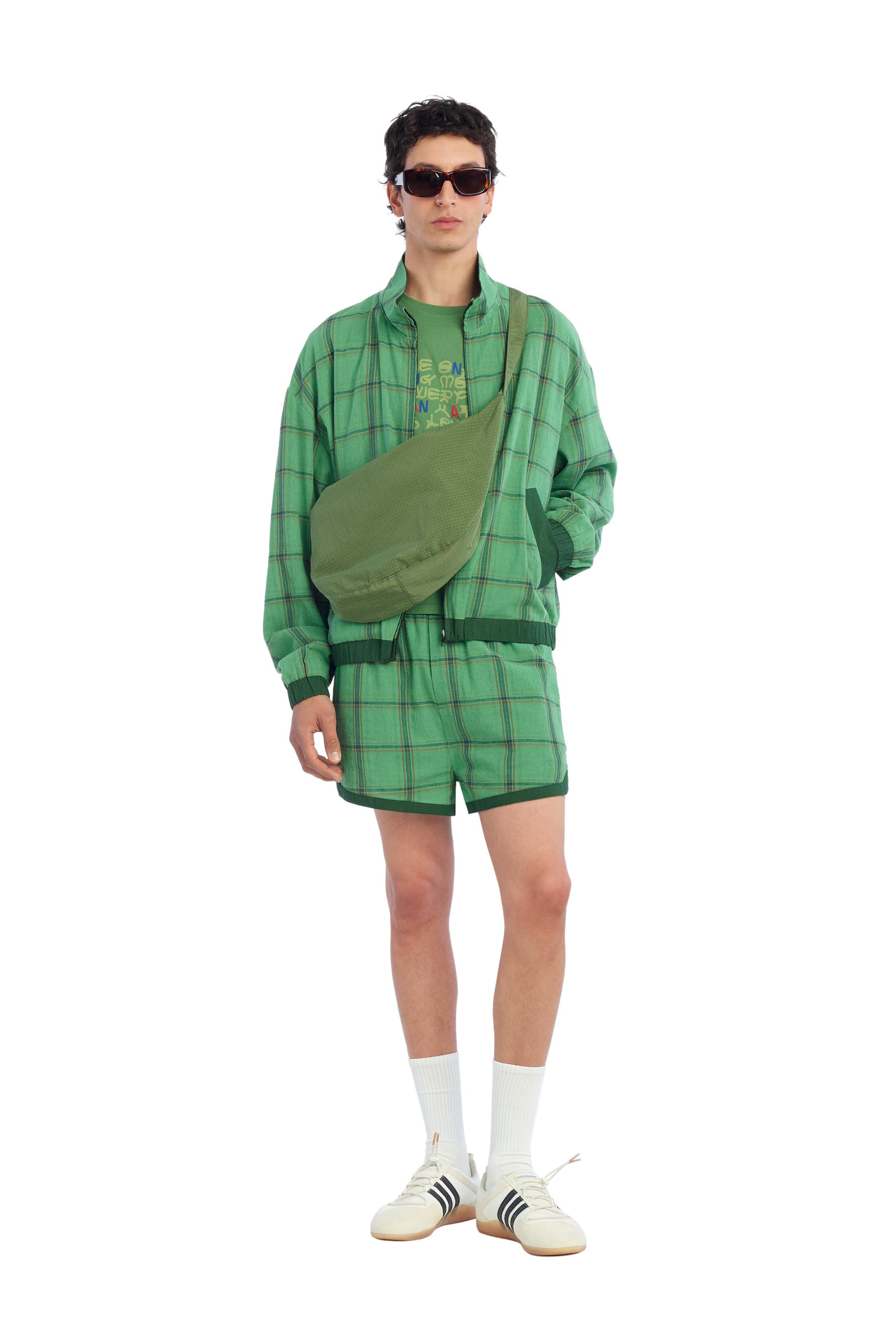 CONTRAST PLAID SIDE STRIPE SHORTS